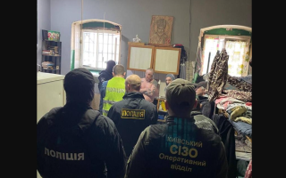 Видавали себе за військових та ошукували людей на продажі генераторів: у Києві судитимуть організовану групу