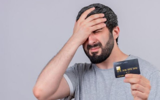 У чоловіка зняли з рахунку майже 450 000 грн на аліменти двом дітям