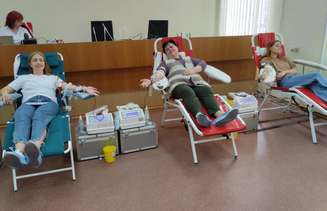 Судьи и работники Харьковского апелляционного суда и общих судов области стали донорами крови