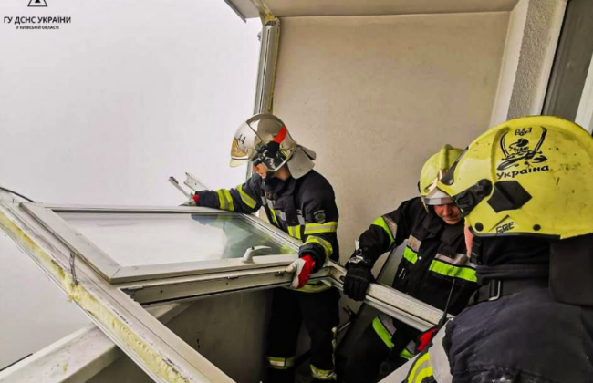 На Киевщине в квартире на 22 этаже взорвался газовый баллончик, фото