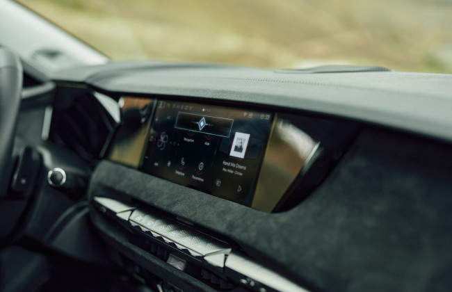 Французская компания интегрировала ChatGPT в автомобиль: что предусмотрено