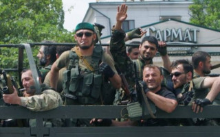 В Токмаке кадыровцы отжимают магазины местных
