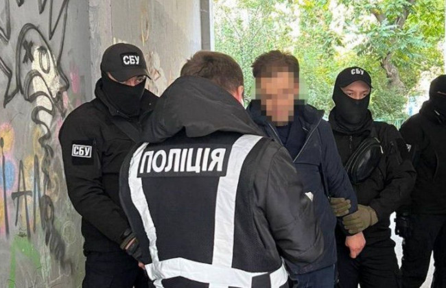 В Киеве адвокат подстрекал гражданина к даче $10 000 взятки якобы для судьи