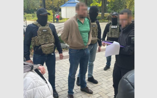 У Києві затримали чиновника Антимонопольного комітету, який за хабарі не карав порушників-монополістів