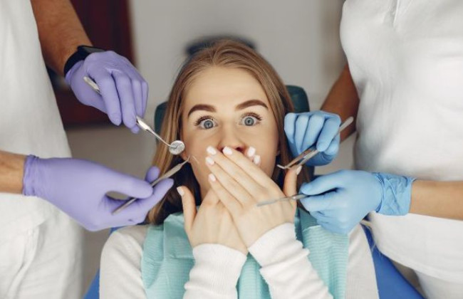 Стоматолог вырвал пациентам более 3900 здоровых зубов: как его наказал суд