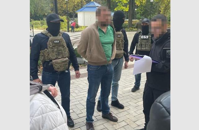 В Киеве задержали чиновника Антимонопольного комитета, который за взятки не наказывал нарушителей-монополистов