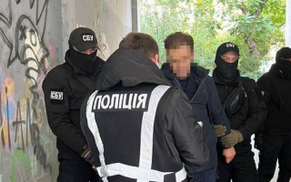 У Києві адвокат підбурював громадянина до дачі $10 000 хабаря нібито для судді