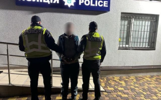 Убил знакомого деревянной палкой и вывез в лес: в Киевской области задержали злоумышленника