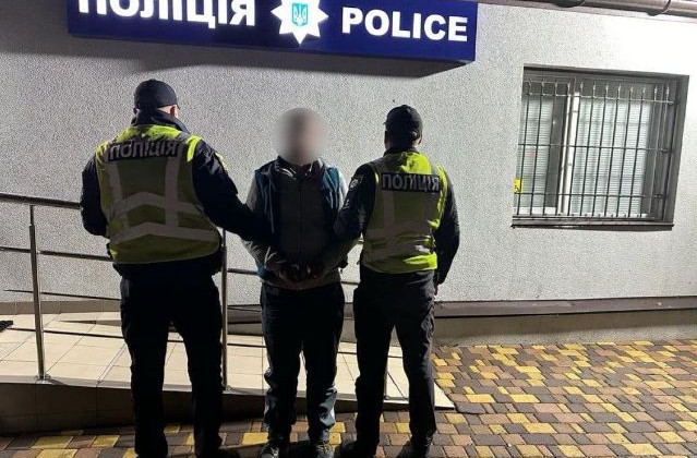 Убил знакомого деревянной палкой и вывез в лес: в Киевской области задержали злоумышленника