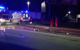 От удара у машин вырвало колеса: в Киевской области водитель Audi протаранил скорую помощь, видео