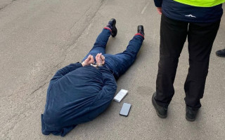 У Києві росіянин вимагав у іноземця $60 000 неіснуючого боргу та погрожував розправою