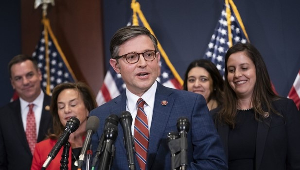 Палата представителей США наконец-то выбрала спикера – республиканца Майка Джонсона