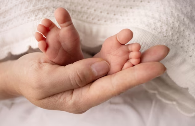 Может ли пациентка выбирать врача, с которым рожать и это покроется Программой медгарантий, – разъяснение