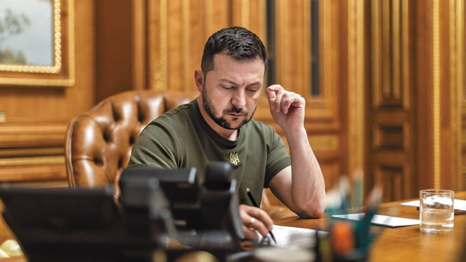Владимир Зеленский подписал закон о пожизненном статусе политически значимых лиц - PEP и мониторинге сделок топ-чиновников