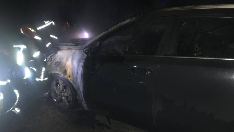 На Закарпатье сгорел дотла автомобиль прокурора: полиция инкриминирует поджог – СМИ