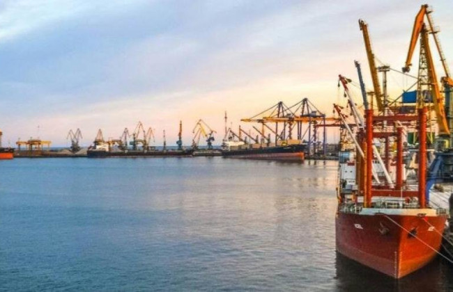 Украина временно закрыла черноморский коридор