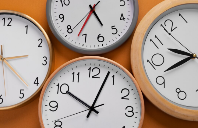 Когда переводить часы на зимнее время 2023 года в Украине: точная дата