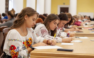 Радіодиктант національної єдності 2023: нова дата, де слухати і куди надсилати листи