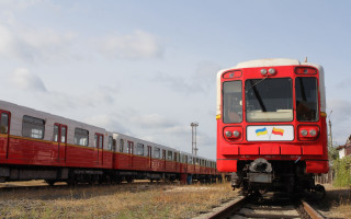 Київський метрополітен отримав 60 вагонів із Варшави, фото