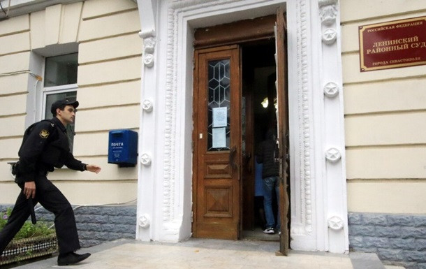 Двух крымчан оштрафовали за прослушивание «Доброго вечора, ми з України», — омбудсмен