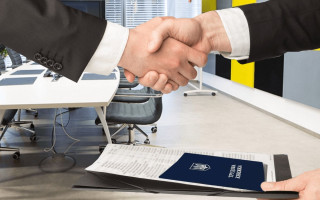 Як виплачується вихідна допомога у разі припинення трудових відносин при спрощеному режимі: роз’яснення