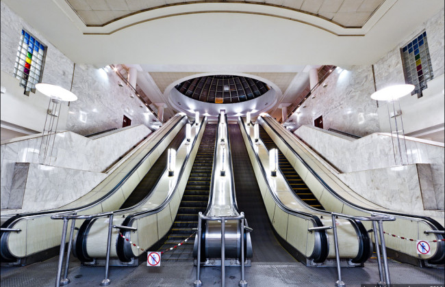 В метро Киева пьяная мать остановила эскалатор: суд оштрафовал ее на 850 гривен