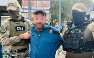 Встановив приховані камери у Запоріжжі, щоб шпигувати за колонами ЗСУ: СБУ затримала російського агента