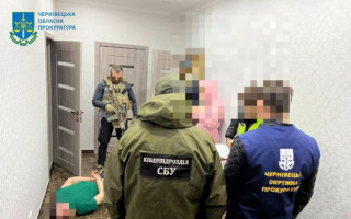 $2500 за вирішення земельного питання: на Буковині депутат міськради погорів на хабарі