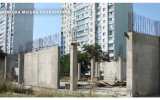 Судитимуть екскерівника спортивного комплексу за збиткову реконструкцію оздоровчого комплексу