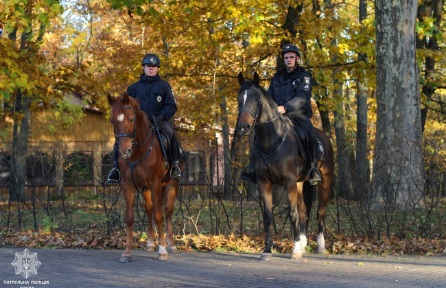 В Киеве патрульные кавалерийской роты завершили сезон: какие результаты