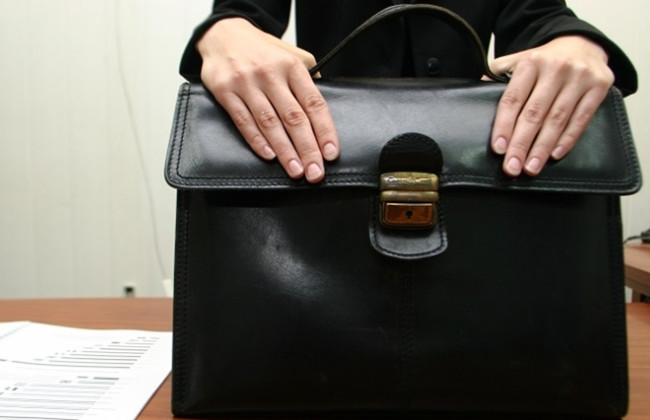 Условия получения госслужащим категории «А» шести должностных окладов в случае прекращения государственной службы по инициативе субъекта назначения, – позиция Верховного Суда