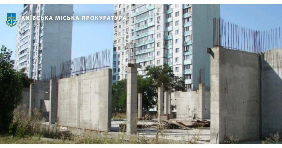 Судитимуть екскерівника спортивного комплексу за збиткову реконструкцію оздоровчого комплексу