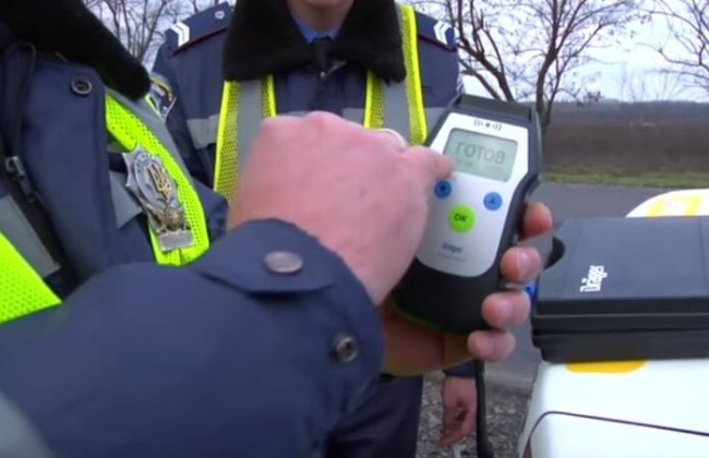 Водитель сел за руль нетрезвым по требованию полицейского и отказался пройти тест на состояние опьянение: что решил суд