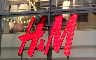 Магазини H&M відновлять роботу в Україну вже у листопаді, — МЗС