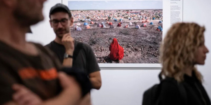 Угорщина заборонила підліткам відвідувати виставку World Press Photo зі знімками ЛГБТ-спільноти