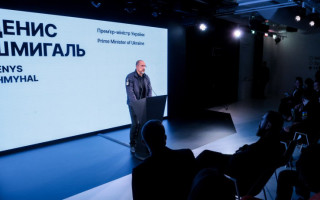 Уряд планує запустити програму з вивчення англійської мови, – Шмигаль