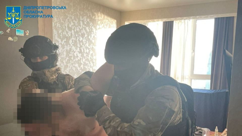 Налагодили збут канабісу і заробляли 1 млн гривень: у Дніпрі викрито групу наркоторговців