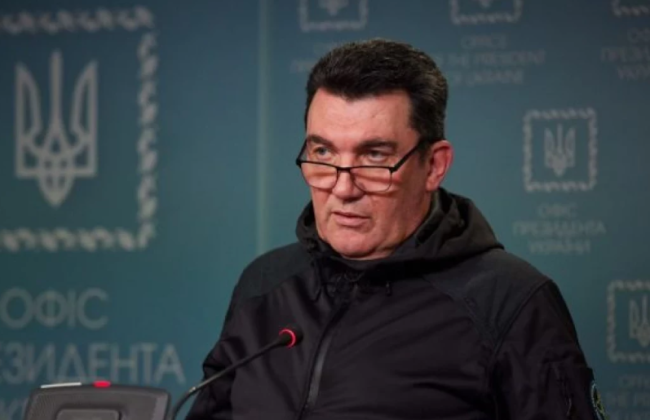 В сфере услуг украинский язык обязателен: Данилов поставил точку в языковом скандале