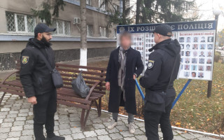 Хотів дати подихати та подивитися світ: у Харкові нетверезий пошкодив половецьких баб