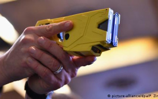 В МВД высказались о возможности применения электрошокеров полицейскими при задержаниях