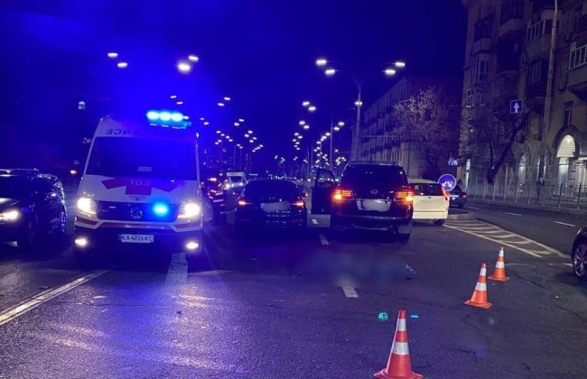 В Киеве водитель Lexus насмерть сбила мужчину в Киеве