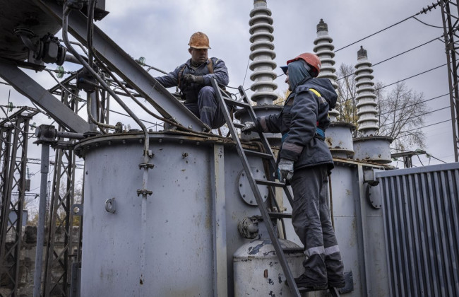 Из-за непогоды в Украине две области остались без света