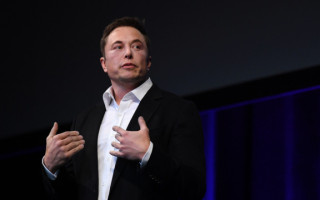 Маск анонсировал создание нового чат-бота Grok на основе ИИ