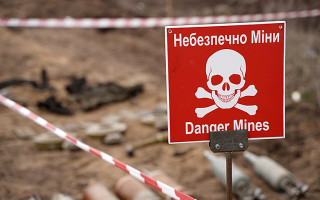 На Харківщині чоловік на власному подвір’ї намагався розібрати вибуховий пристрій і підірвався