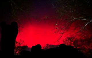 Північне сяйво «Аврора» над Україною: небо стало яскраво-рожевим, фото