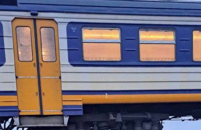 На Киевщине электропоезд сбил 15-летнюю девушку