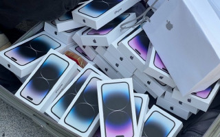Продажі найбільшого виробника iPhone падають після початку податкових перевірок у Китаї