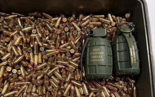 Боевые гранаты и бутылка виски: помощнику Залужного Частякову «подарочный набор» презентовал коллега, — СМИ