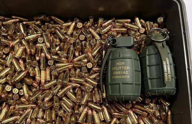 Боевые гранаты и бутылка виски: помощнику Залужного Частякову «подарочный набор» презентовал коллега, — СМИ