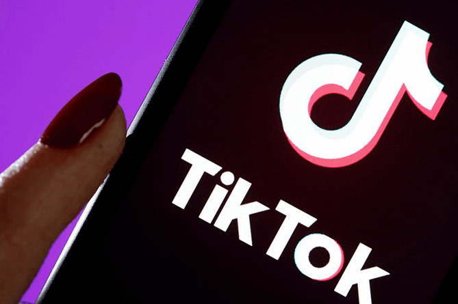 ЄС закликає TikTok і Twitter боротися з мовою ворожнечі